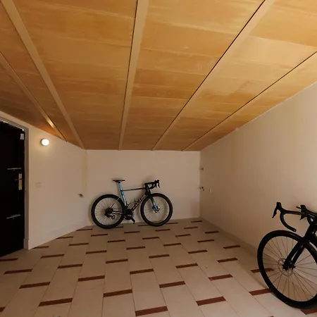 Bravissimo Vivaldi 4-5b, Monthly Girona