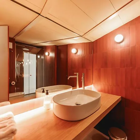 Bravissimo Vivaldi 4-5b, Monthly Apartamento